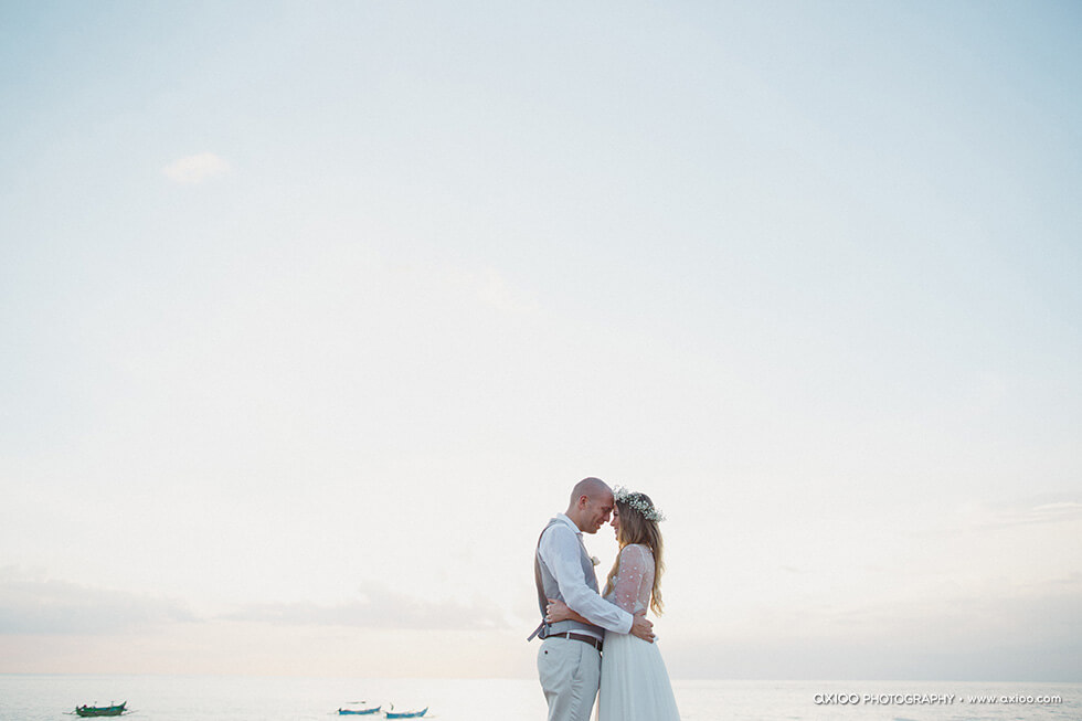 Axioo: Bohemian Beach Paradise